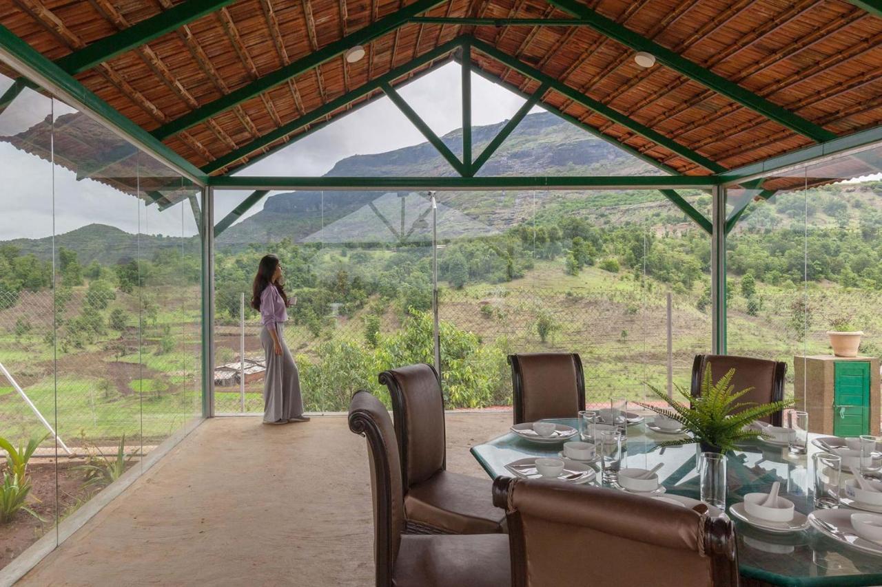 Stayvista'S Ficus Farms - Mountain-View Haven With Rustic Artsy Interiors, Outdoor Pool, Glasshouse, Home Theatre & Karaoke Delight Igatpuri Exterior foto