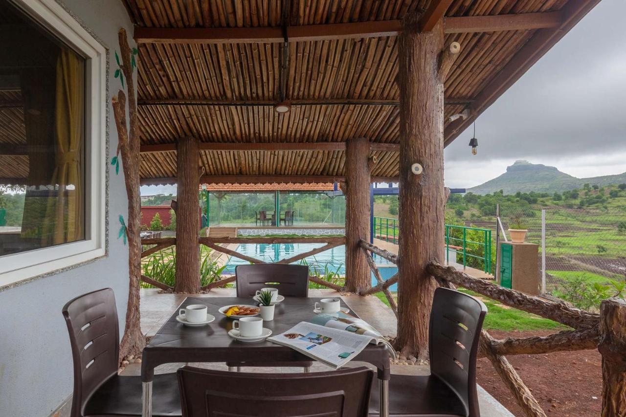 Stayvista'S Ficus Farms - Mountain-View Haven With Rustic Artsy Interiors, Outdoor Pool, Glasshouse, Home Theatre & Karaoke Delight Igatpuri Exterior foto