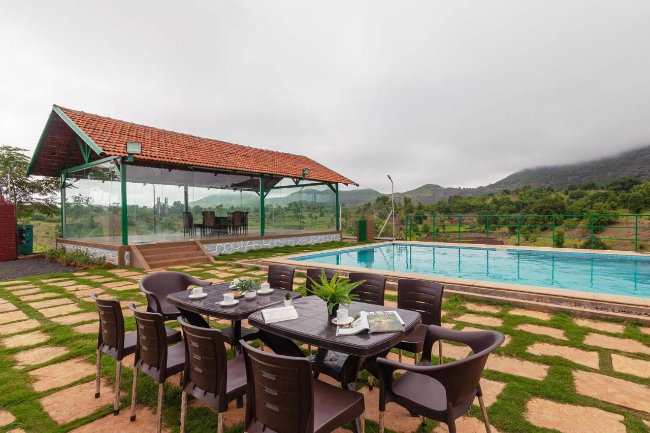 Stayvista'S Ficus Farms - Mountain-View Haven With Rustic Artsy Interiors, Outdoor Pool, Glasshouse, Home Theatre & Karaoke Delight Igatpuri Exterior foto